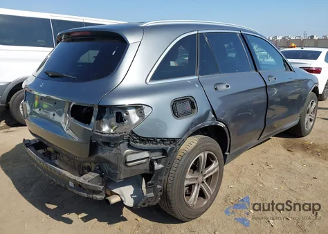 2016 Mercedes-Benz Glc 300 z USA, uszkodzony, nr VIN WDC0G4JB5GF009359